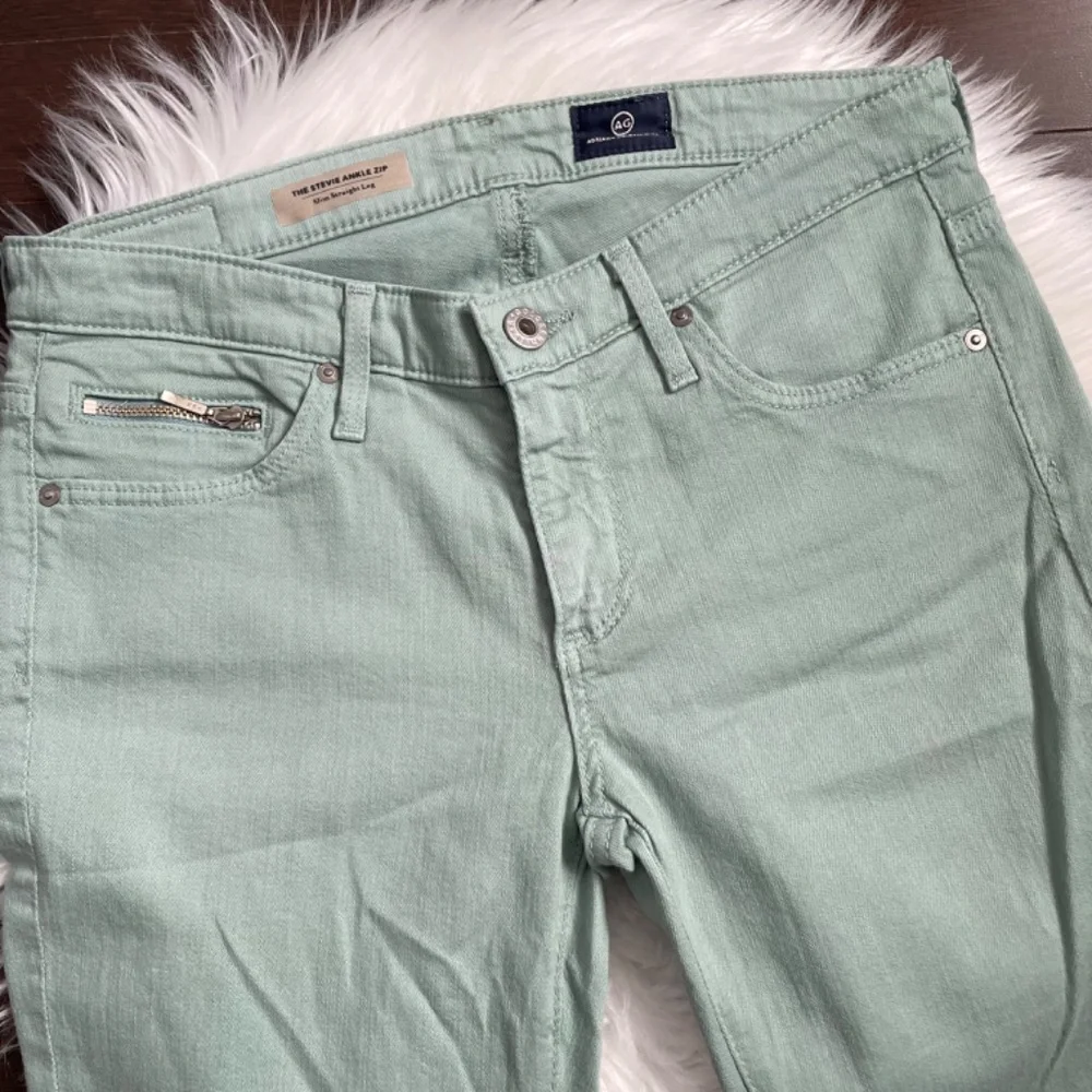 AG Adriano Goldschmied The Stevie Ankle Zip Slim Straight Leg Size 26R - Picture 3 of 13